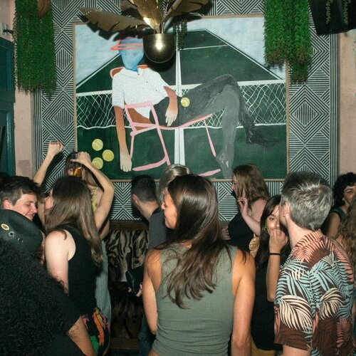 Honey's-at-Star-Love new-lesbian-dance-bar-in-la-Lesbianearth