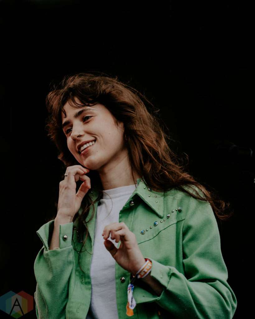 Clario-The-Queer-Women-Who-Ruled-Coachella-2025:-Lesbian-Artists,-Big-Moments-&-Historic-Firsts