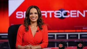 ESPN-Ellie-Duncan ’s-“D”-halftime-joke-at the-WNBA-All-Star-Game-Your-Lesbian-World-Lesbianearth