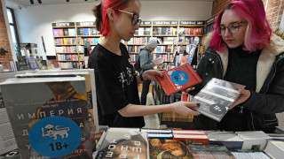 Love-Behind-Closed-Doors-Being-a-Lesbian-or-Queer-Woman-in-Russia-in-2026-Your-Lesbian-World-LesbianEarth