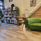 Gladys-Books-and-wine-in-Brooklyn-for-black-lesbians-Your-Lesbian-World-LesbianEarth