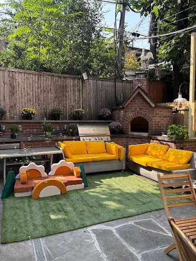 Gladys-Books-and-wine-in-Brooklyn-for-black-lesbians-Your-Lesbian-World-LesbianEarth