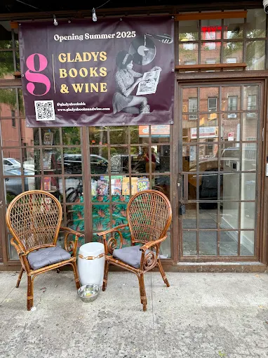 Gladys-Books-and-wine-in-Brooklyn-for-black-lesbians-Your-Lesbian-World-LesbianEarth