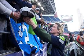 brandi-carlile-america-the-beautiful-queer-history-Your-Lesbian_world-NewsletterLesbianearth