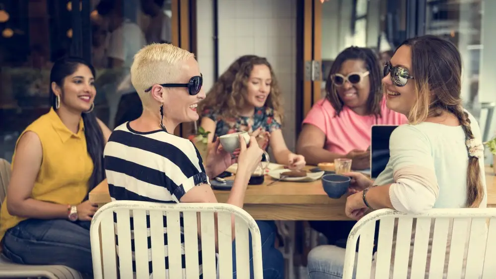 queer-women-dating-and-how-to-date-emotional -available-queer-women-Your-lesbian-world-LesbianEarth