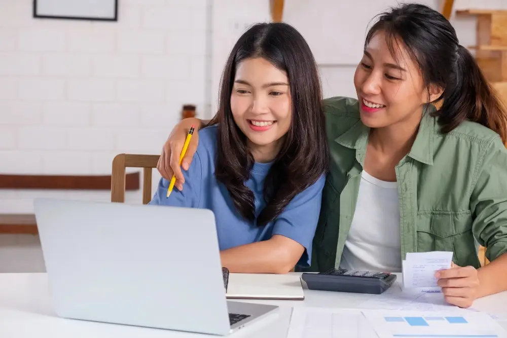building-financial-freedom-for-lesbian-and-queer-women-your-lesbian-world-newsletter-lesbian-earth