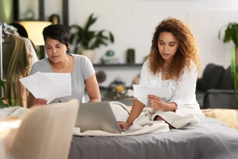 lesbian-and-queer-women-talking-openly-about-money-your-lesbian-world-newsletter-lesbian-earth