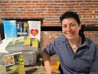Davina-Kotulski-psychologist-author-and-LGBTQ-advocate-sharing-insights-on-community-and-belonging-Your-Lesbian-World-newsletter-LesbianEarth